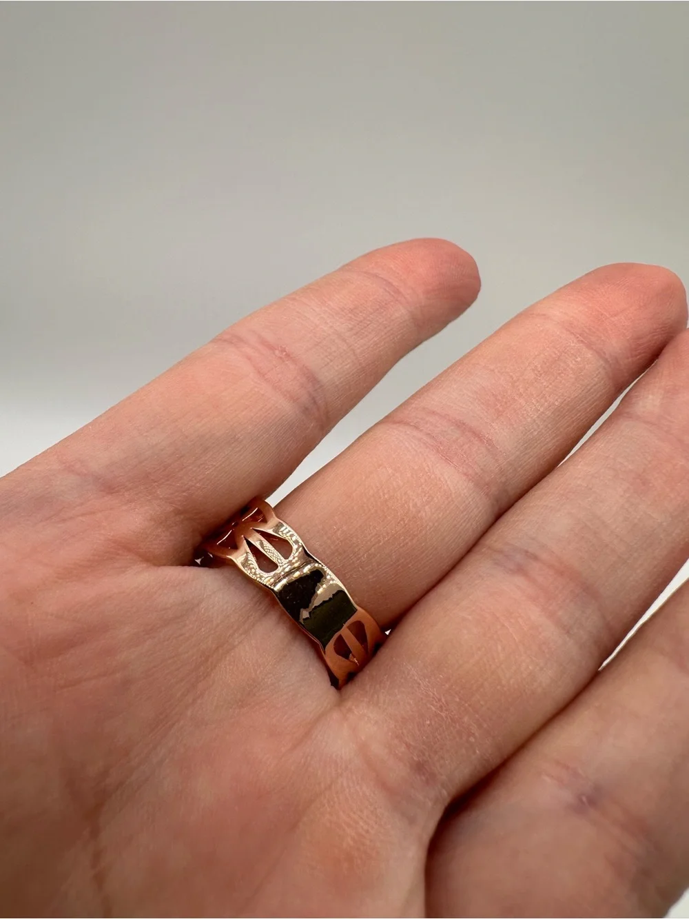 Rose Gold Tone Rhinestone Statement Ring – Sparkle Cocktail Fashion Jewelry